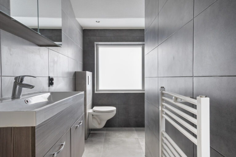 Badkamers & Toilet - renovatieproject door Exclu Bouw in Nijmegen